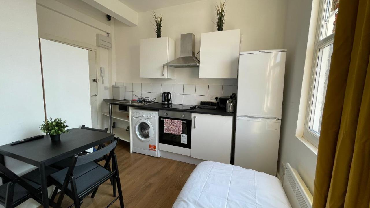 Lovely Studio Flat In The Heart Of Holloway. 런던 외부 사진